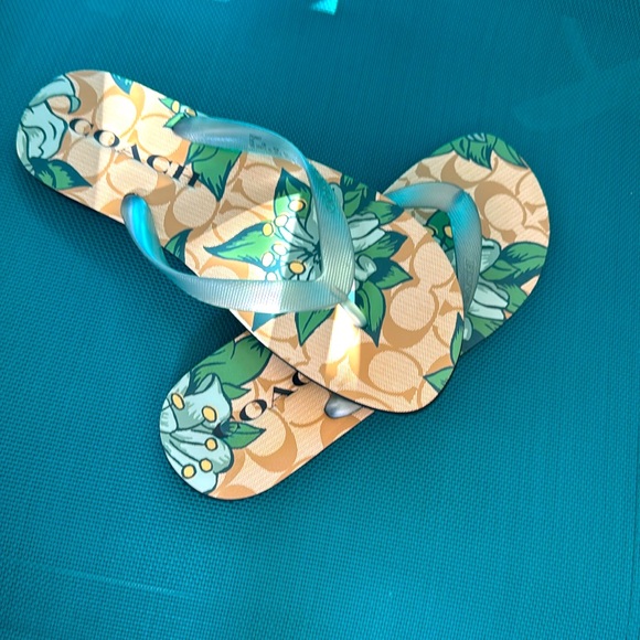 Woman’s authentic Floral Coach sandals flip flops #coach #chanel #beach #paris - Picture 1 of 3